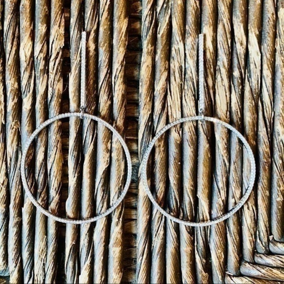 ✨💛 Silver Tone Rhinestone Dangle Hoop Earrings ✨ - Picture 7 of 8